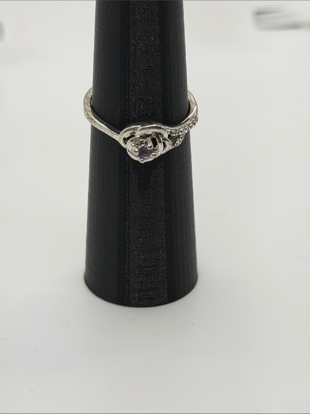 Silver Heartstone Ring with purple Accent Stones - Women's Jewelry size 9 1/2